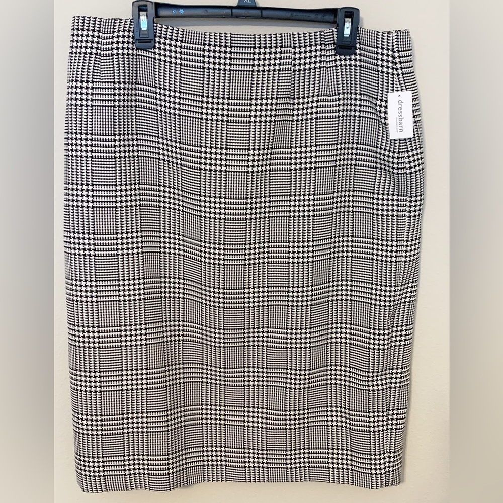 NWT Jones Studio (size 16) Black and White Plaid Houndstooth Pencil Skirt